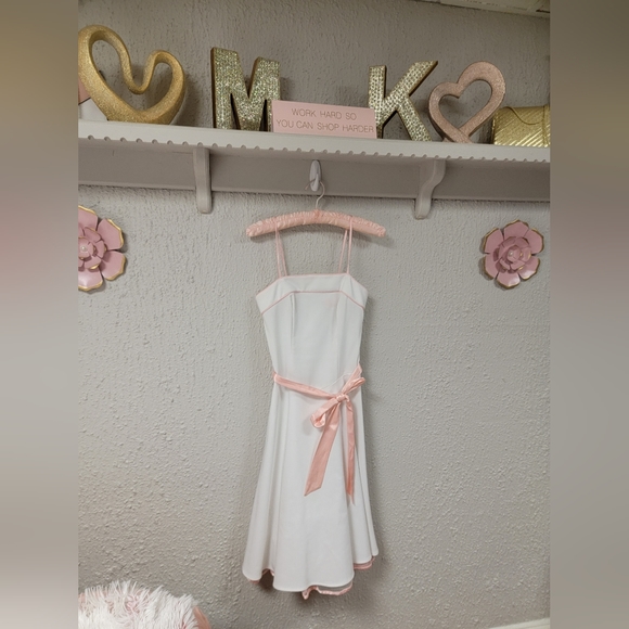 🩷❤️ B. Darlin - Retro White Dress with Pink Trim and Tule - Size S - Picture 2 of 7